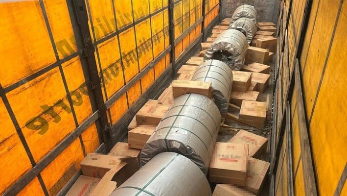 tigari in valoare de jumatate de milion de lei descoperite de politistii de frontiera ascunse intr un camion 68bea48587ae4