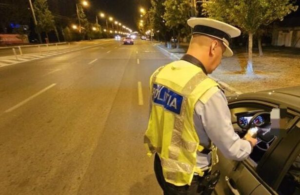 un barbat din constanta a fost arestat dupa ce a incercat sa dea mita unui politist de la rutiera 68d3f854e3a95