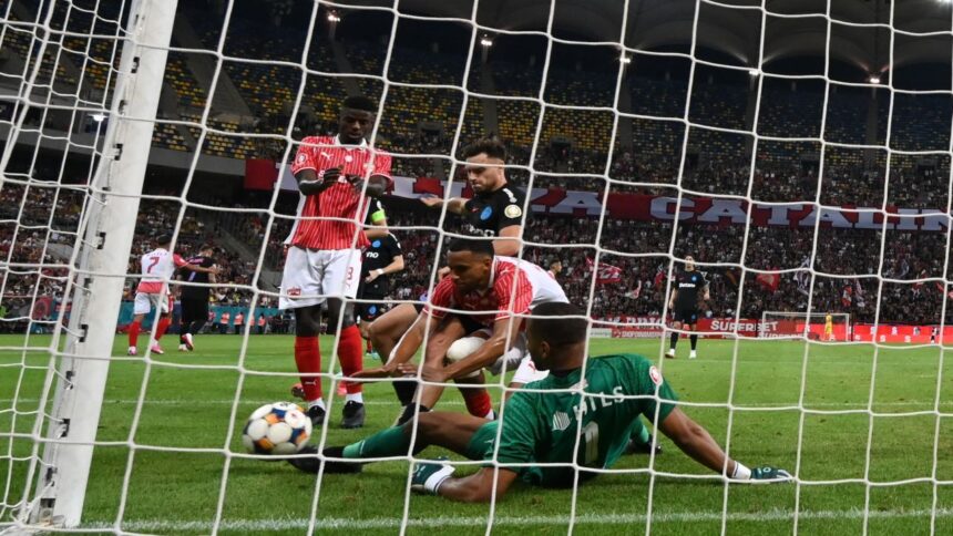 un titular de la dinamo rateaza meciul cu petrolul dintr un motiv incredibil boala copilariei care l a scos din carti 68c84e55776e0