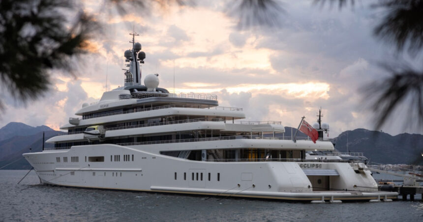 unde isi tine un oligarh rus iahtul de 700 de milioane de dolari dotat cu sistem antiracheta si submarin ca sa nu i fie confiscat 68b82c7782cd6