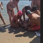 video atentie imagini cu impact emotional barbat resuscitat pe plaja la costinesti 68b80554933f0