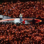 video chris martin a indemnat publicul sa trimita iubire familiei lui charlie kirk in timpul unui concert coldplay la londra 68c65ba335b7e