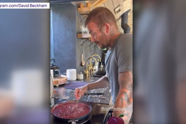 video david beckham s a filmat in timp ce face gem de prune sunt din gradina noastra 68cfb92586b04