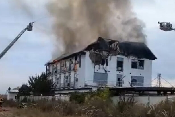 video incendiu de amploare la un hotel din prahova inchis de isu doua tinere care lucrau in hotel au murit primele ipoteze privind cauzele 68da6b7b0fc96
