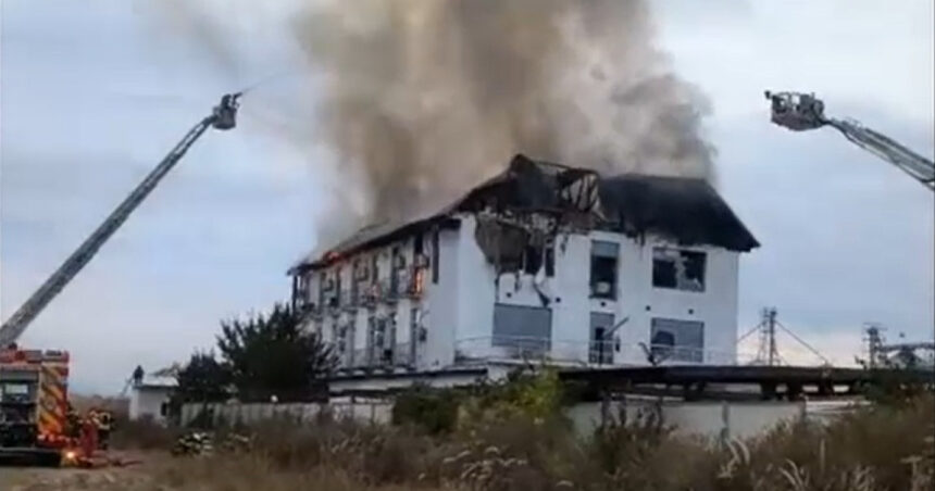 video incendiu de amploare la un hotel din prahova inchis de isu doua tinere care lucrau in hotel au murit primele ipoteze privind cauzele 68da6b7b0fc96