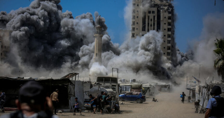 video momentul cand un bloc turn de 14 etaje din gaza se prabuseste dupa bombardamentele israeliene 68bb467e89d2f