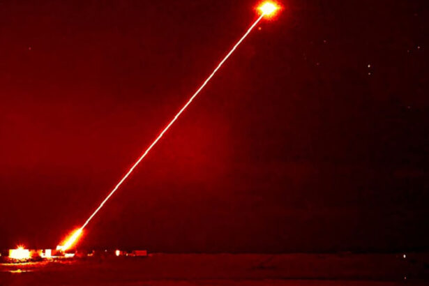 video nato si israel testeaza o noua arma laser cum arata sistemul apollo si cate drone poate distruge pe minut la costuri mici 68d03ae068a49