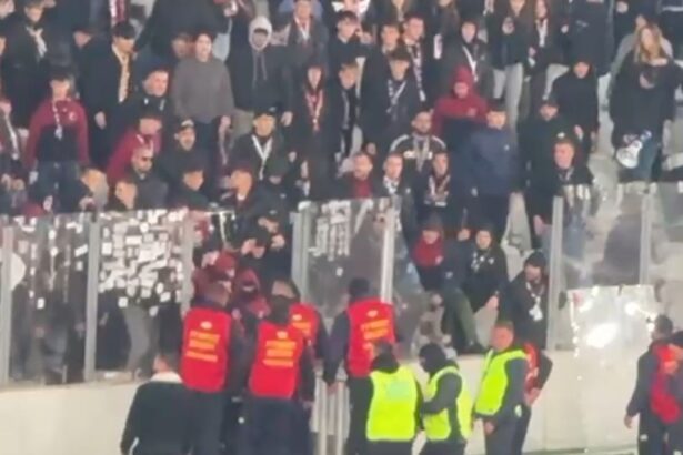 video nervi intinsi la maxim in derby ul clujului suporterii au aruncat cu scaune 68daed7ed587b