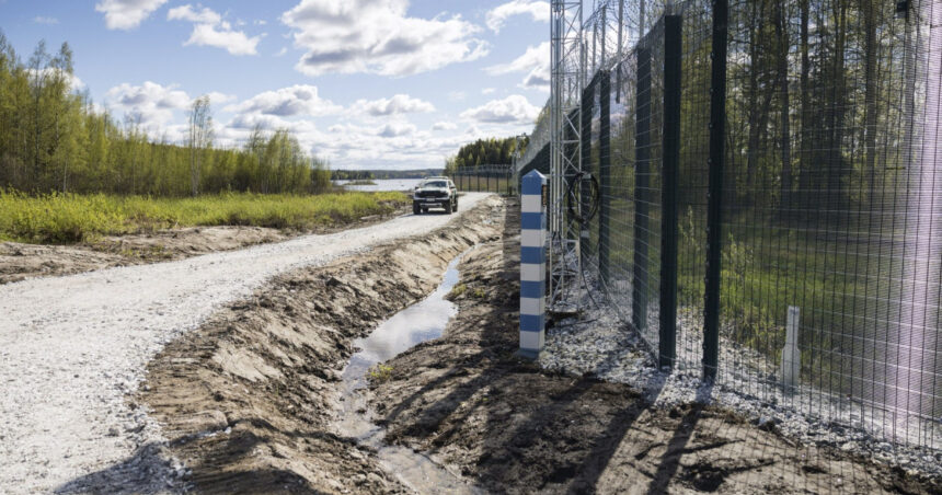 video rusia vrea granita fortificata cu finlanda vladimir putin si a trimis aliatul pe dmitri medvedev sa discute cu oficialii locali 68bc66580db8b