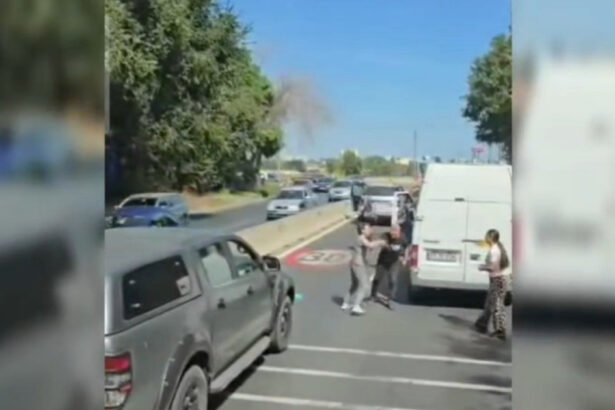 video scandal in trafic la intrarea in constanta soferi filmati in timp ce se bat in mijlocul drumului 68bd95f0180c6