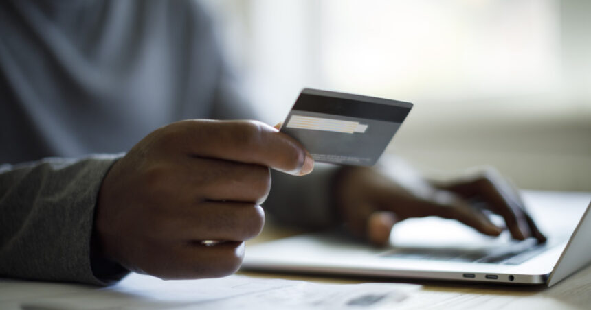 video shoppingul online devine un lux scumpirile ii determina pe romani sa cumpere doar strictul necesar primele produse taiate de pe lista 68d0505632c9b