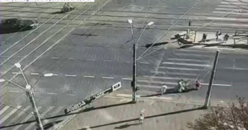 Tânăr cercetat pentru ucidere din culpă după ce a lovit cu trotineta o femeie pe o trecere din București. Momentul accidentului 1 video tanar cercetat pentru ucidere din culpa dupa ce a lovit cu trotineta o femeie pe o trecere din bucuresti momentul accidentului 68b6eb9fcf365