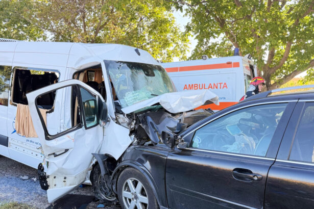 videofoto accident grav pe dn24c in botosani 21 persoane implicate 3 sunt resuscitate la fata locului planul rosu de interventie activat 68b7db63d5fa5