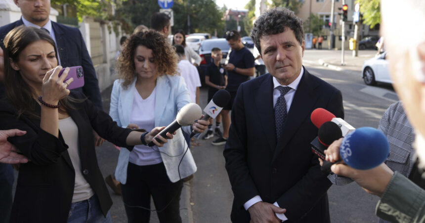 videofoto nicusor dan a deschis noul an scolar doar in calitate de parinte presedintele are o intalnire cu profesorii protestatari la ora 1330 68be95a00b03a