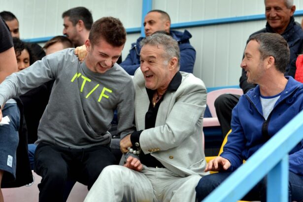 vorbeste separat vestiarul lui fcsb afectat de prietenia dintre florin tanase si gigi becali 68bf1e55617d2
