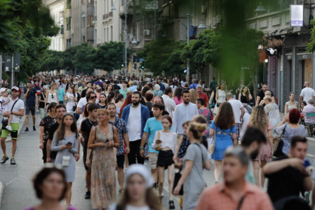 zilele bucurestiului 2025 evenimente in weekend primul spectacol pe apa produs in romania si tururi gratuite cu autobuzele turistice 68cbbd7c8a398