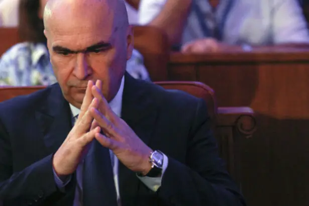 10 ani de la colectiv bolojan solutia nu e sa stai pe margine si sa arunci cu pietre ci sa iti asumi abordari corecte la probleme 69038ccc07c87