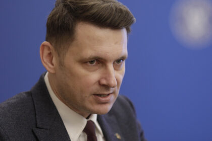 abrudean nu mai are nimeni incredere in politicieni aia e clar foarte multi au vorbit mult prea mult si au facut mult prea putin 6904b1c7b2455