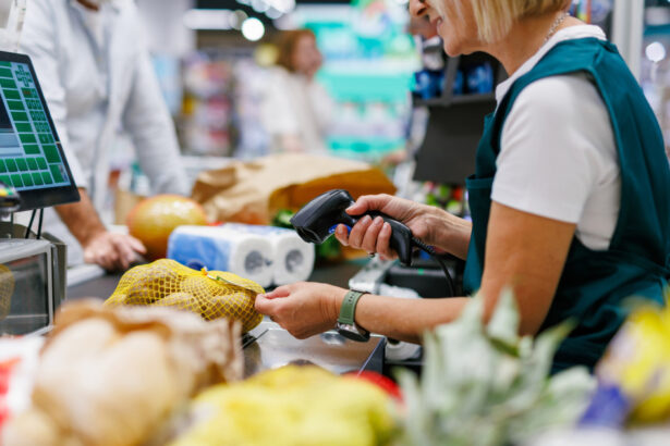 amenzi pentru clientii si comerciantii care nu respecta legea in magazine si in parcari cand esti obligat sa acorzi prioritate 6903002dcf15b