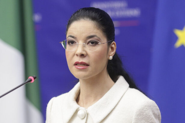 ana birchall si o presupusa cerere de colaborare cu cia de unde a plecat informatia si ce spune fosta consiliera prezidentiala 68e38fbd80f81