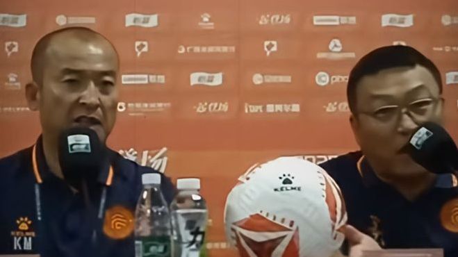 antrenorul lui asamoah a explodat dupa accidentarea teribila a fostului jucator de la fcu craiova asa iti inveti jucatorii 68e40132bf83e