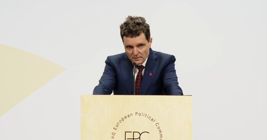 atacuri cibernetice actiuni secrete si propaganda ce contine raportul cu actiunile rusiei prezentat de presedinte liderilor europeni 68dfc3144d7c5