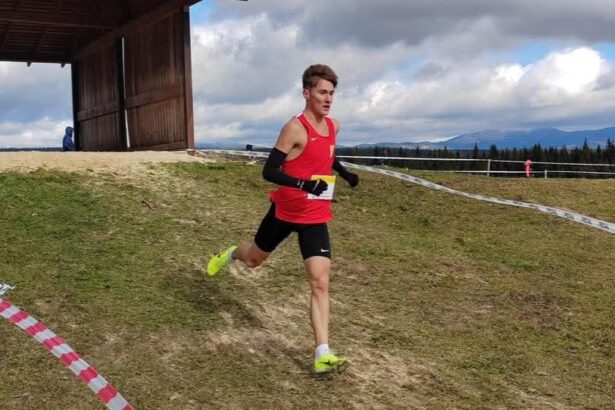 atletul de la cs medgidia alin mihai savlovschi pe podium la nationalele de cros u20 68ff876007ba9
