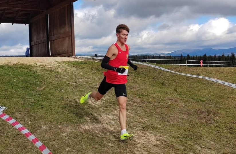 Atletul de la CS Medgidia, Alin Mihai Șavlovschi, pe podium la Naționalele de cros pentru categoria U20 1 atletul de la cs medgidia alin mihai savlovschi pe podium la nationalele de cros u20 68ff876007ba9