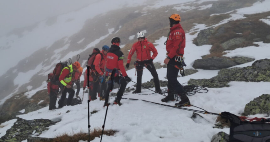 Avertismentul Salvamont pentru turiștii care merg pe munte, după cele cinci accidente mortale recente 1 avertismentul salvamont pentru turistii care merg pe munte dupa cele 5 accidente mortale din ultimele zile 690486b950218