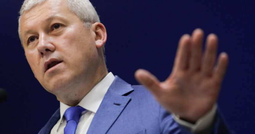 catalin predoiu da asigurari ca niciun angajat nu va ramane fara loc de munca dupa reorganizarea mai 68f9244290ec8