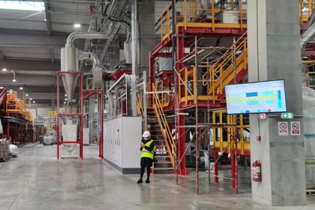 cel mai mare reciclator de pet uri din romania se judeca la constanta cu firma care vrea santierul naval mangalia din cauza unor restante 69016883536e1