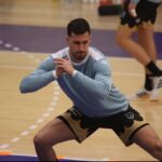 Centrul de la CSM Constanța, Călin Căbuț, s-a accidentat la genunchi. 2 centrul de la csm constanta calin cabut s a accidentat la genunchi 690277cd16082