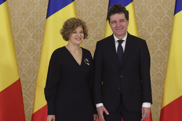 cum l a cunoscut vicepremierul oana gheorghiu pe nicusor dan e un tip foarte de gasca special si cu un umor fabulos lumea nu stie 690489fa962c3