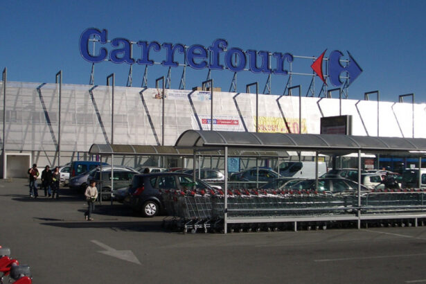 de ce iese carrefour din romania radu georgescu economist este cel mai puternic semnal de avertizare pentru economia romaniei 68ffa41273563
