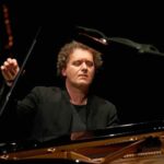 De la baroc la contemporan: DIALOGURI între epoci muzicale cu pianistul Andrea Lucchesini la Festivalul Meridian XX – Sonimagicon 11 de la baroc la contemporan dialoguri intre epoci muzicale cu pianistul andrea lucchesini in festivalul meridian xx sonimagicon 68fdf1f62324a