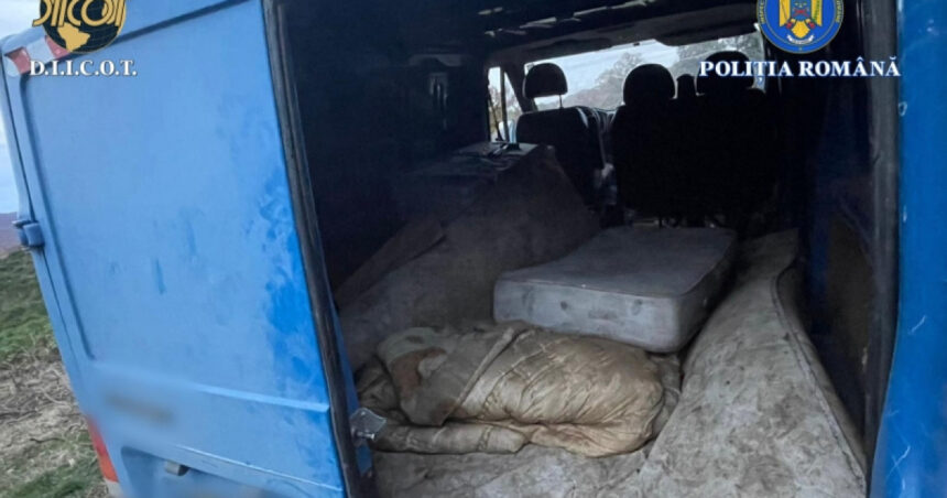 doi barbati din iasi arestati dupa ce au fortat doua persoane sa cerseasca pentru ei victimele au fost tinute in conditii inumane 69022d915d83d