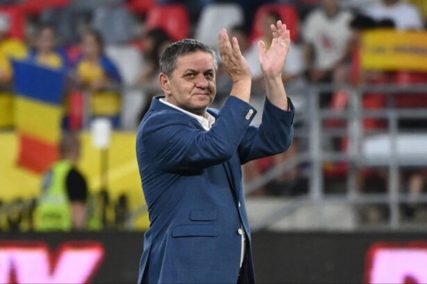 exclusiv cand intra lacatus in vestiar toata lumea era redusa la tacere fiara simbolul stelei atitudine de capitan 68ff2414d7aed