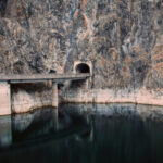 Exercițiu de deversare a apei din lacul Vidraru: Anunțul autorităților și apelul acestora către locuitori și turiști 3 exercitiu de deversare a apei din lacul vidraru anuntul autoritatilor si apelul lor catre locuitori si turisti 6901cb33a9cbd