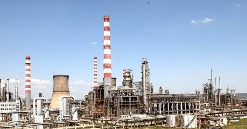 explozia de la rafinaria petrotel lukoil din ploiesti care este starea barbatului ranit si impactul incidentului asupra mediului 68f72d342ff9f