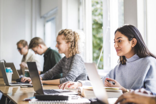 facilitati pentru studenti in bucuresti ce reduceri au la transportul in comun si unde pot beneficia de servicii cu tarife speciale 68de081a39be4