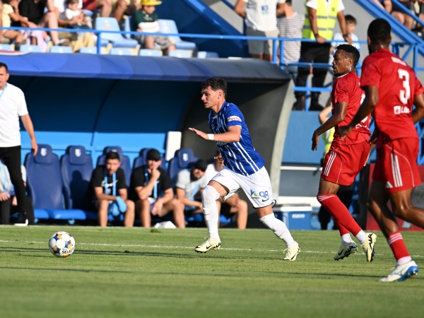 farul constanta isi joaca vineri revenirea in lupta pentru play off ul superligii 68f26d797e51f