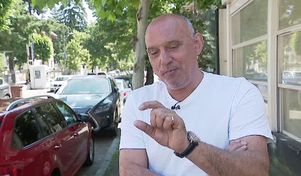 florin prunea a mustrat un jucator de la universitatea craiova caderea e inexplicabila ma uit la el si l vad pe louis munteanu 68fb0ff1d5218