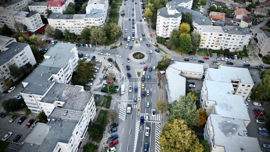 foto atentie soferi noi scuaruri mediane au fost amenajate pe strada soveja din constanta 68f8e70f5c6b4