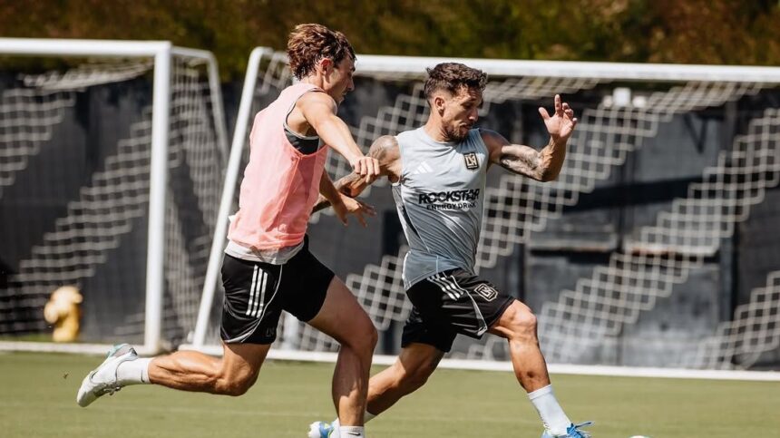 foto avem imagini hugo lloris s a dus direct la alex baluta dupa meci gestul facut de francez 68e74991efa7f