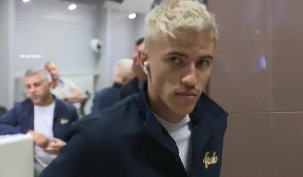 foto certat de becali tavi popescu s a pozat in tricoul unei alte echipe imaginea postata pe retelele sociale 68e9402ae81f7