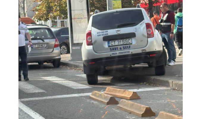 foto femeie lovita de masina unei firme de securitate pe trotuar in zona abator vezi ce s a intamplat 68fa05393eabd