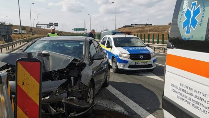 foto o masina a intrat in parapet la iesirea de pe autostrada a4 68dd28832020f