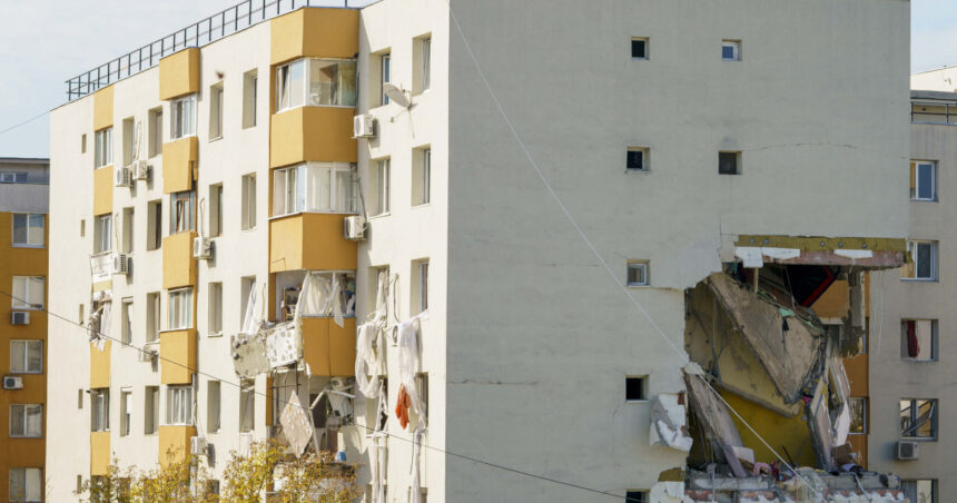 foto primele 4 familii afectate de explozia din rahova mutate in locuinte mobilate si utilate 111 de persoane sunt cazate in hoteluri 68f65e11526c2