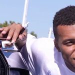 foto real madrid l a incarcat pe mbappe cu o bestie de 100 000e cum arata noul bolid al francezului care nu are insa permis 68f1f89c47391