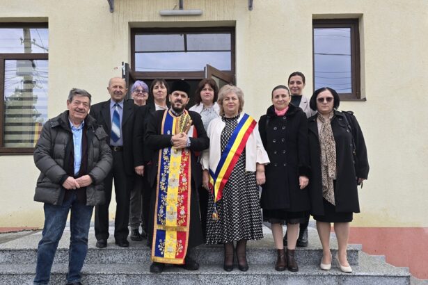 foto video zi de sarbatoare in gradina de ziua comunei a fost sfintita cladirea noii scoli localnicii au sarbatorit si hramul bisericii sfanta parascheva 68ee936534ae7